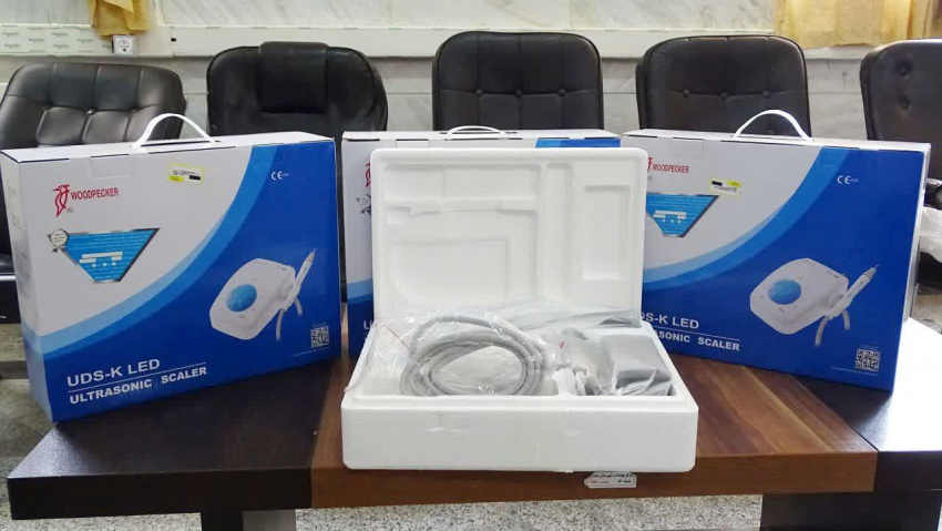 اهدای سه دستگاه نوین جرم‌گیر دندان به مراکز دندانپزشکی خنداب