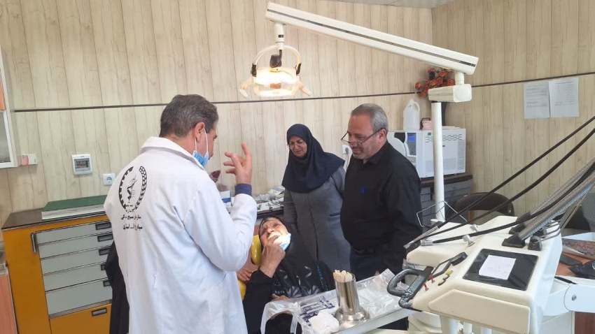 حضور دندانپزشکان خیر در درمانگاه شهری شهید کاشفی شهرستان آشتیان