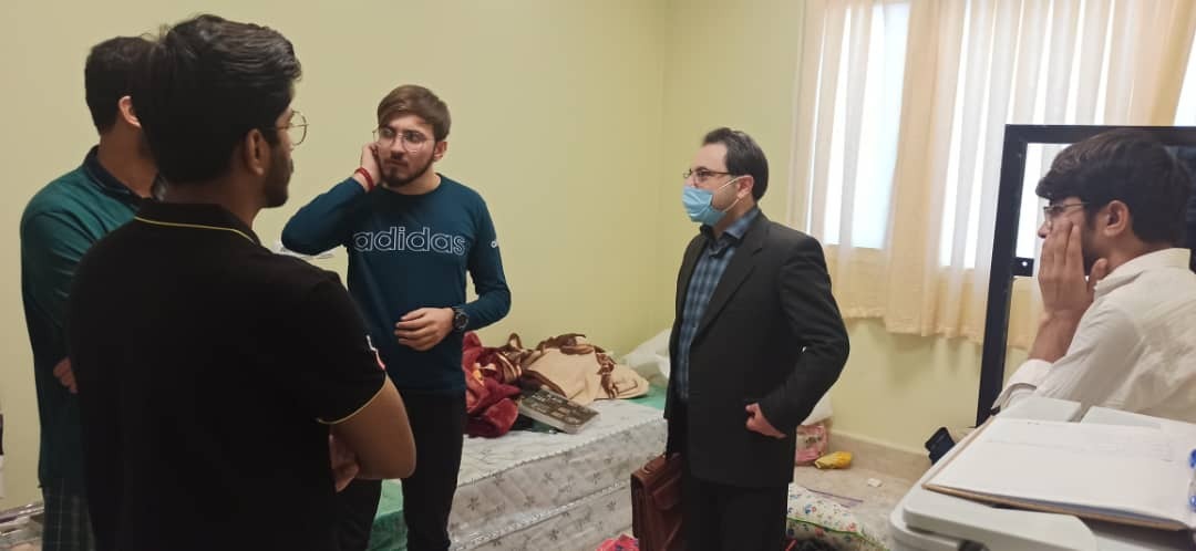 Visit of the international students' dormitory by the director of international affairs